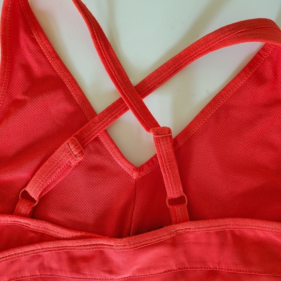 NIKE dri-fit red workout & yoga top / XS - Picture 5 of 5